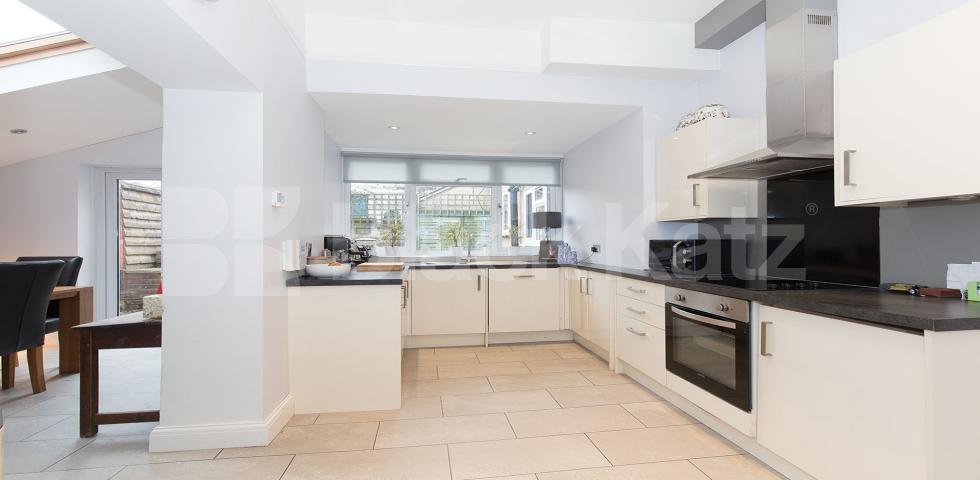 			A Must See Property, 2 Bedroom, 1 bath, 1 reception End Terraced House			 Cecile Park, Crouch End